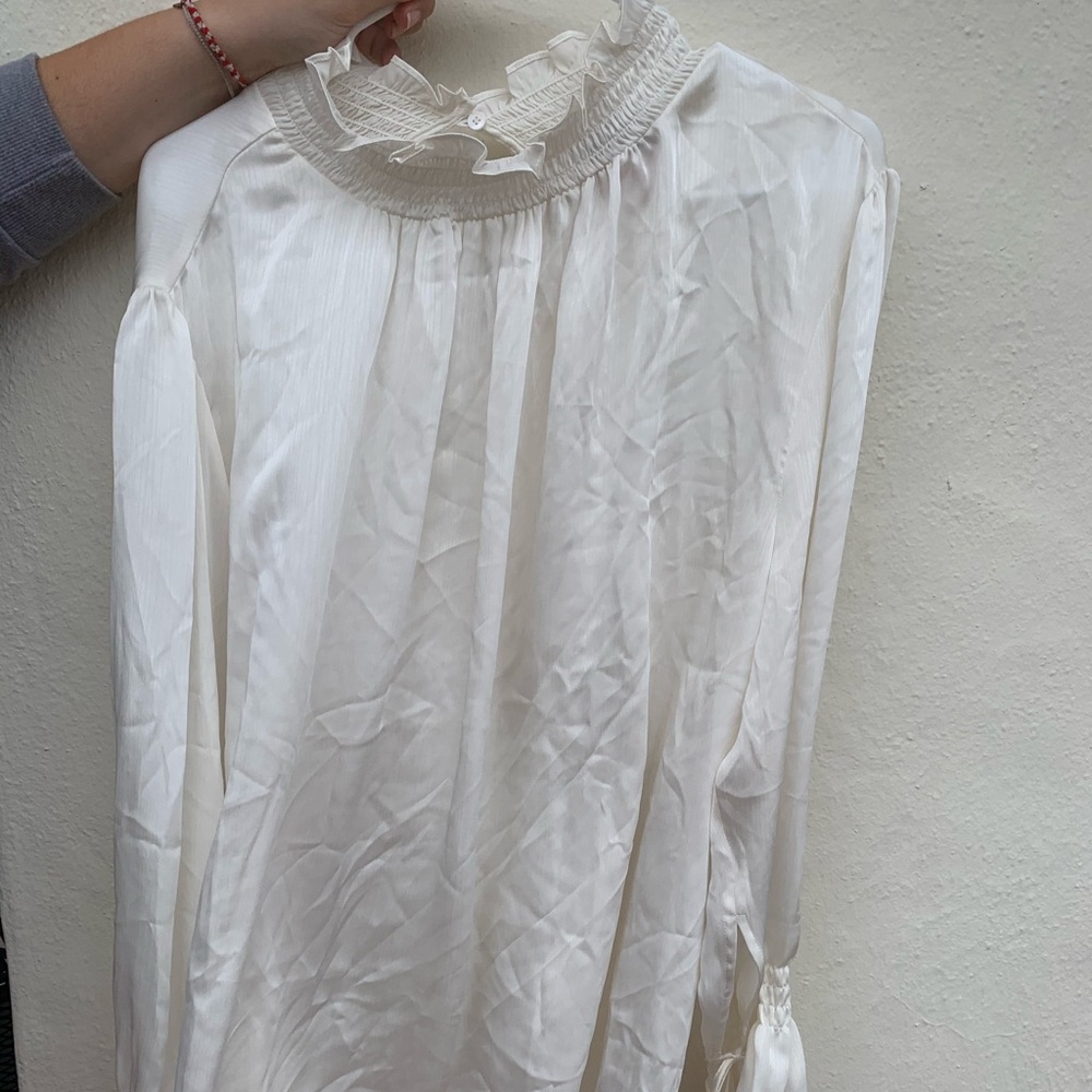 VINCE CAMUTO ruffled top